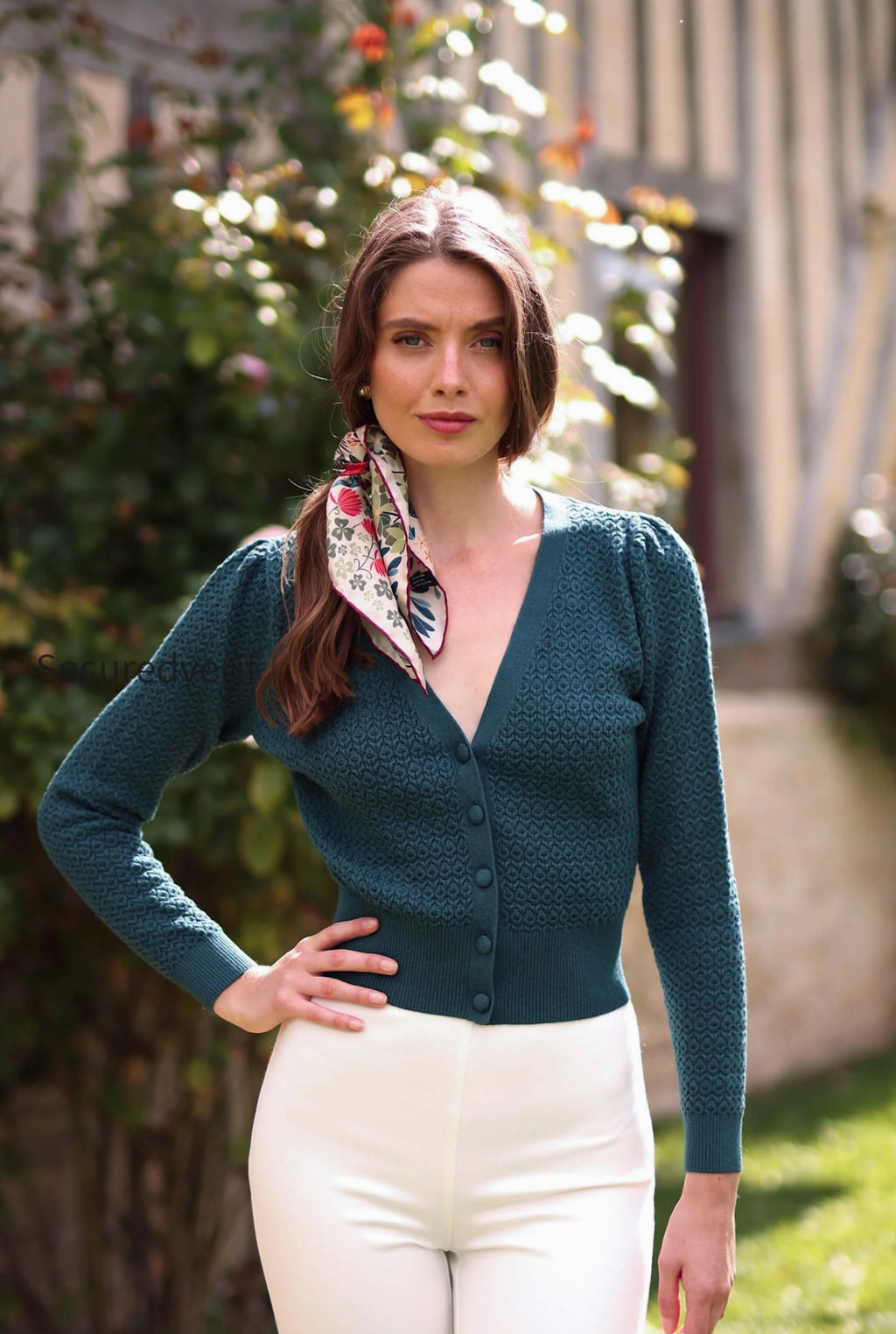 knit-v-neck-jumper-clary